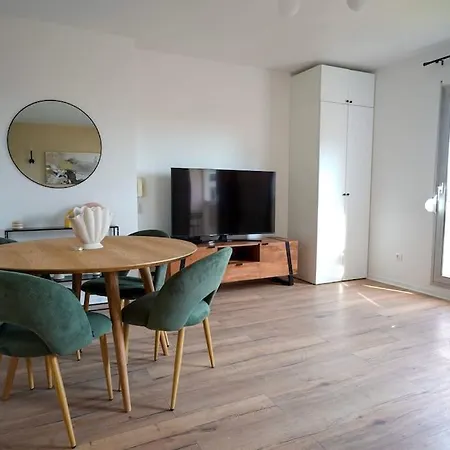 アパート Studio Cosy Et Moderne Avec Balcon リュエイユ＝マルメゾン