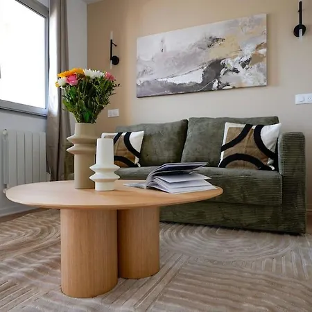 Studio Cosy Et Moderne Avec Balcon * リュエイユ＝マルメゾン